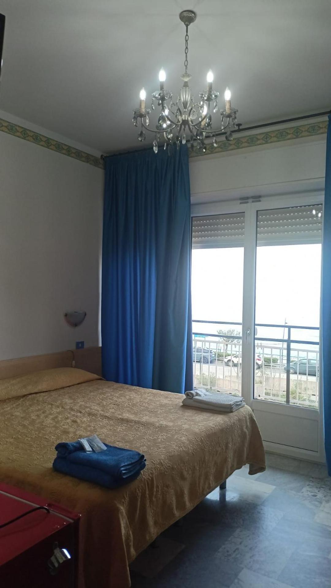 B&B Solana Ноли Экстерьер фото